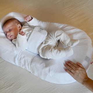 Cocoonababy ergonomski dušek za bebe, cotton flower white